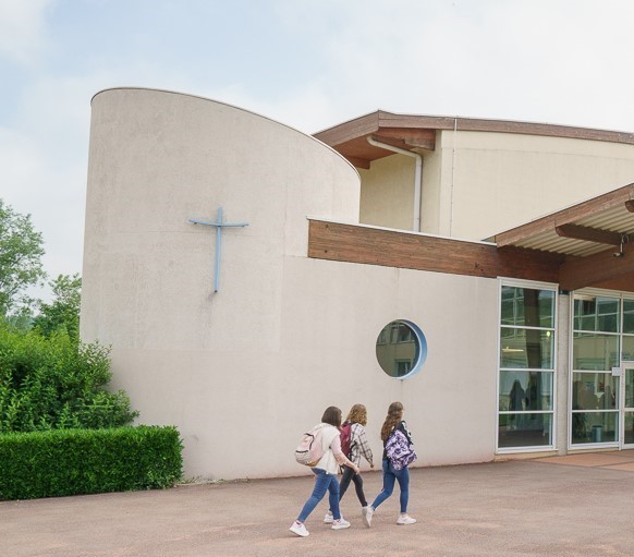 Lycée Catholique Nivolas